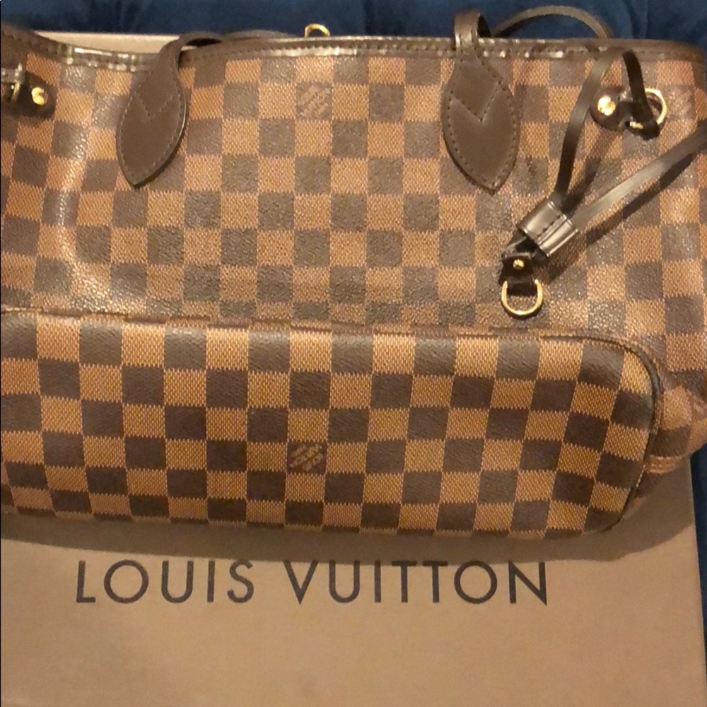 Louis Vuitton PM Neverfull Damier pattern